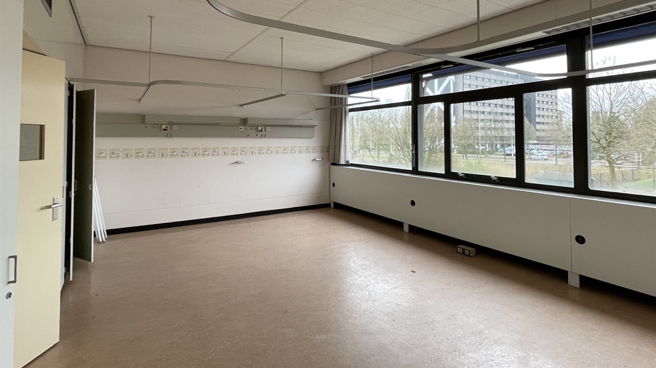 50B8E041-0A23-478B-891B-F938D5106660