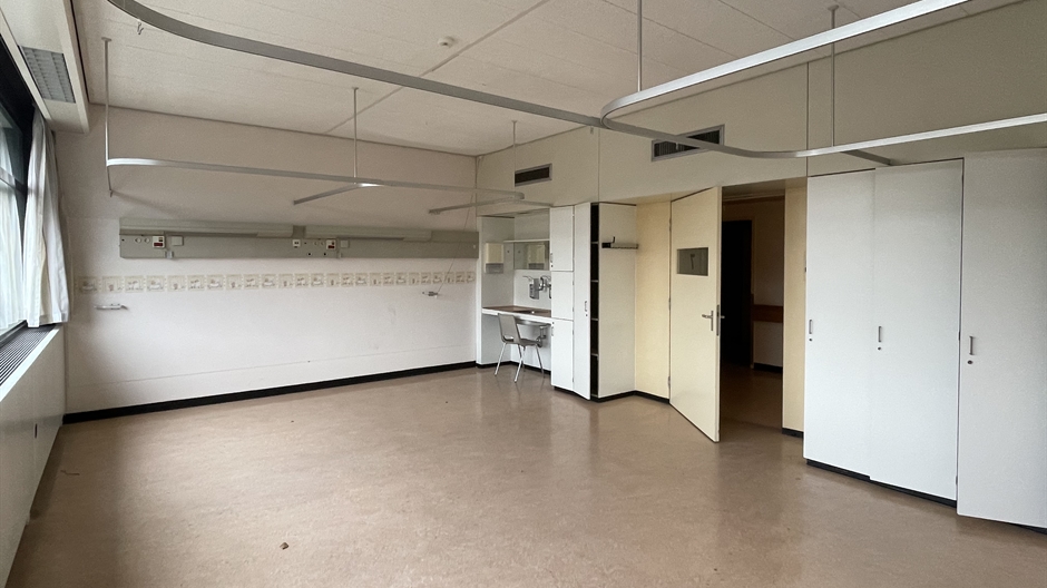 BEEF0CC6-34EF-4FD1-877C-3C2F1497D08F